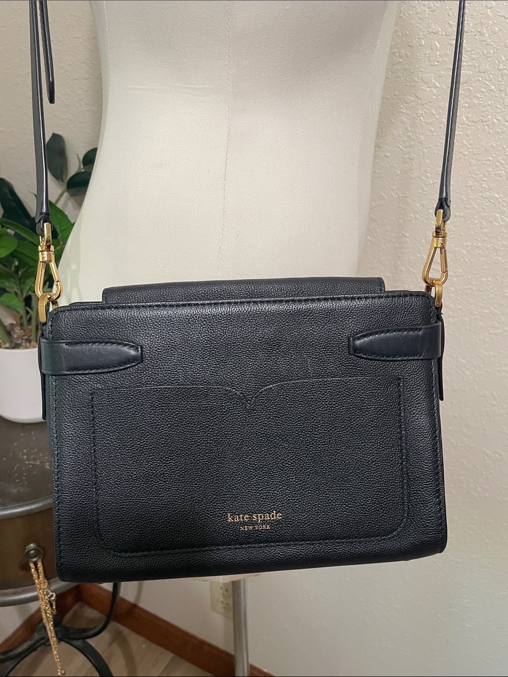 Kate Spade Black Toujours  Leather Crossbody Bag with Gold Hardware - Picture 5 of 11